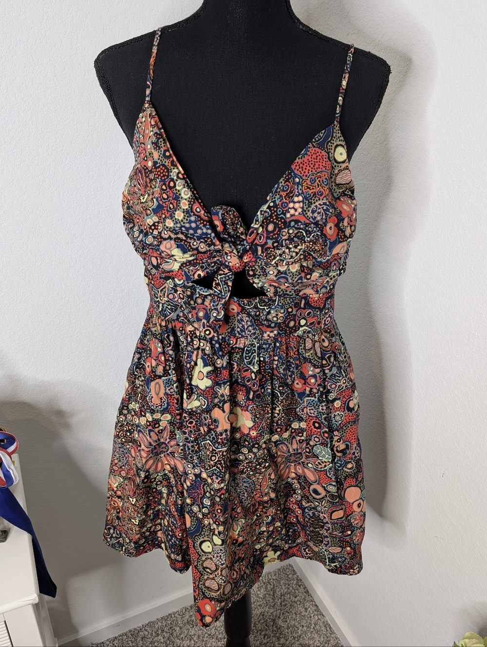 💘 A.L.C. Dani Floral Cotton Mini Dress in Sangria Multi Tie Front Cutout - Picture 10 of 14